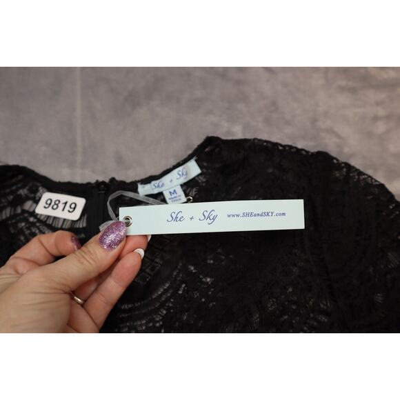 She + Sky Dress Womens Medium Black Knee Length Short Sleeve V-Neck Lace Accent - Picture 6 of 16